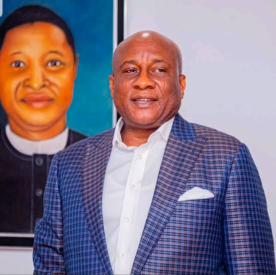 Air Peace CEO Dr Allen Onyema storms Ekiti International Airport with Boeing 737-500, set to turn Ekiti State Aviation hub around